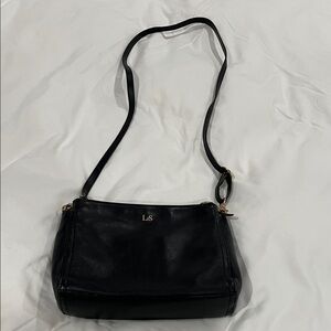 Lo and Sons Elegant Black Leather Crossbody Bag